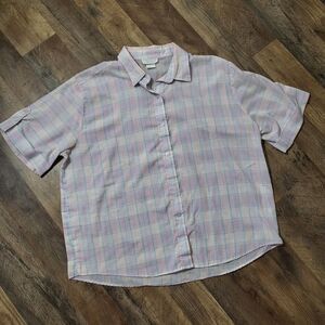 Vintage women's button-up shirt. Plaid. USA made